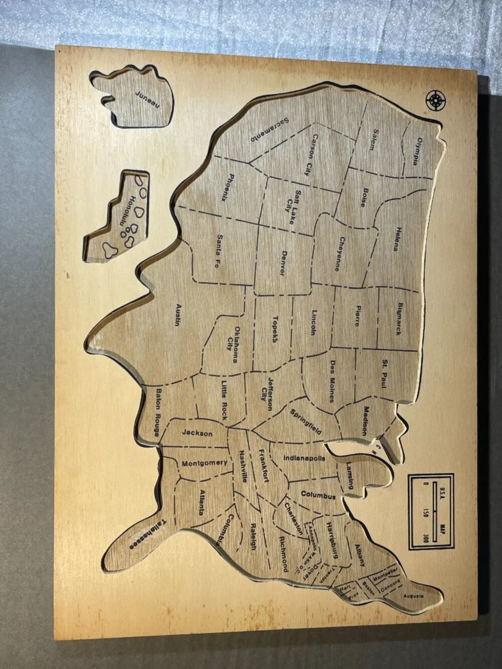 1992 Vintage Wooden USA puzzle Chadwick-Miller Complete (2065)
